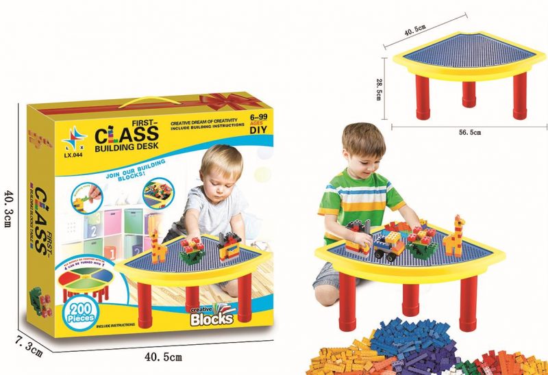Class Building Desk with blocks